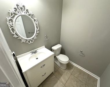 7040 Biltmore Trace - Photo Thumbnail 11
