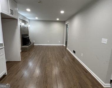 720 Jewel Place - Photo Thumbnail 11