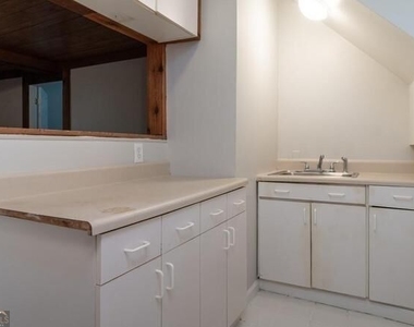 570 Village Green Court Sw - Photo Thumbnail 10