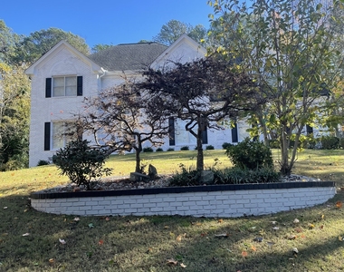 570 Village Green Court Sw - Photo Thumbnail 2