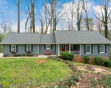 570 Village Green Court Sw - Photo Thumbnail 7
