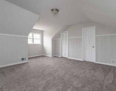 570 Village Green Court Sw - Photo Thumbnail 8