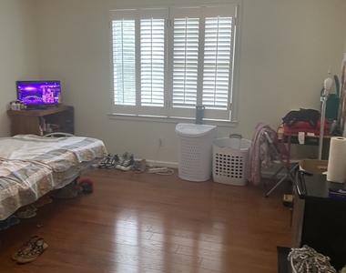 570 Village Green Court Sw - Photo Thumbnail 1