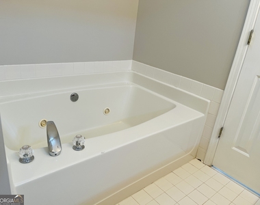 155 Woodstream Way - Photo Thumbnail 23