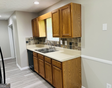 185 Hidden Brook Trail - Photo Thumbnail 11