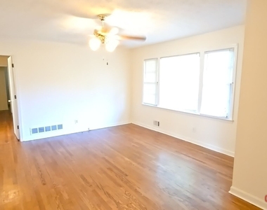 6580 Runlet Way - Photo Thumbnail 2