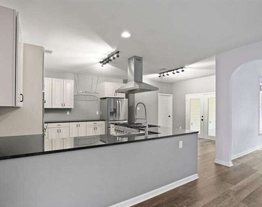 3520 Mystic Drive - Photo Thumbnail 7