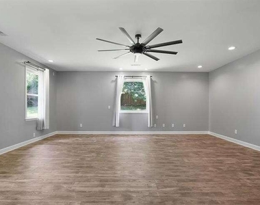3520 Mystic Drive - Photo Thumbnail 15