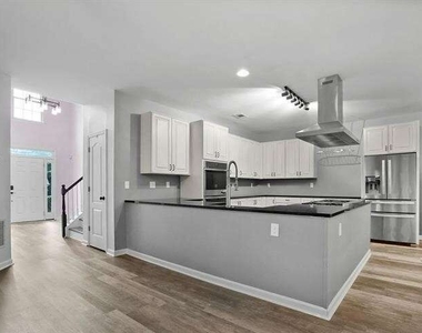 3520 Mystic Drive - Photo Thumbnail 6