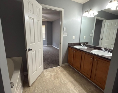 549 Maggie Lane - Photo Thumbnail 16