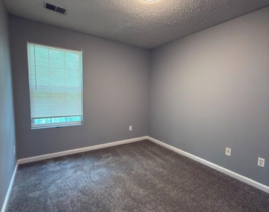 549 Maggie Lane - Photo Thumbnail 12