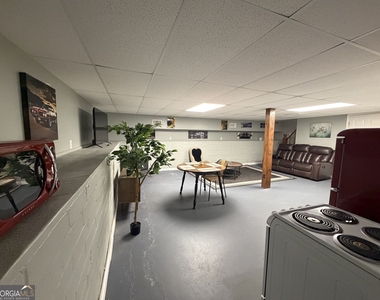 110 Powder Springs Street - Photo Thumbnail 9