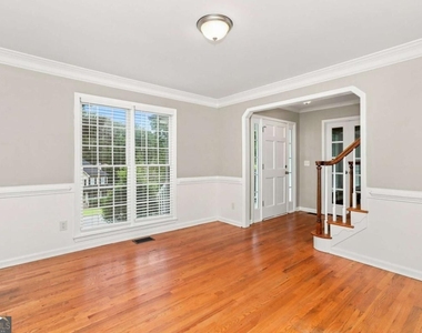 318 Magnolia Drive - Photo Thumbnail 5
