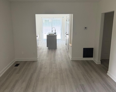 1700 North Avenue Nw - Photo Thumbnail 4