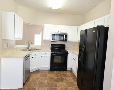 3044 Lake Park Trail - Photo Thumbnail 6