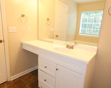 3044 Lake Park Trail - Photo Thumbnail 16