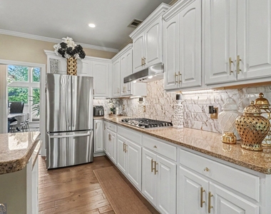 7910 Ansbury Park Way - Photo Thumbnail 9