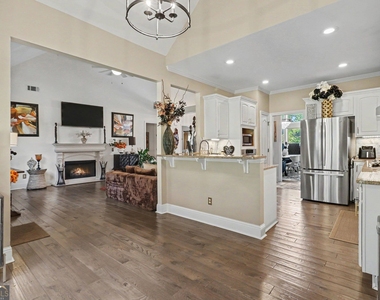 7910 Ansbury Park Way - Photo Thumbnail 7