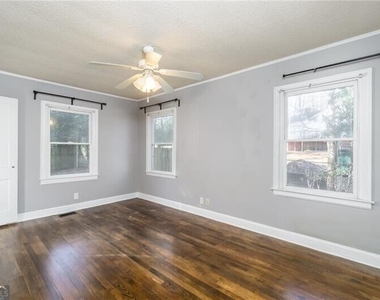 312 Phillips Drive Se - Photo Thumbnail 4