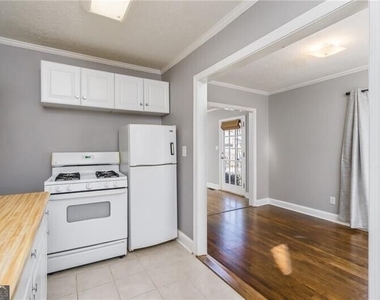 312 Phillips Drive Se - Photo Thumbnail 3