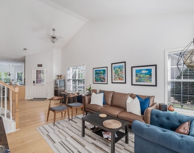 1802 Willow Branch Lane - Photo Thumbnail 4