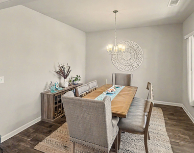 369 Auburn Crossing Drive - Photo Thumbnail 4