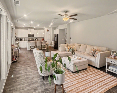 369 Auburn Crossing Drive - Photo Thumbnail 12