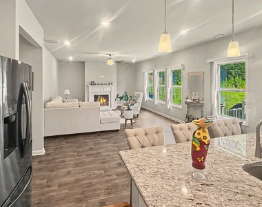 369 Auburn Crossing Drive - Photo Thumbnail 10