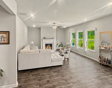 369 Auburn Crossing Drive - Photo Thumbnail 11