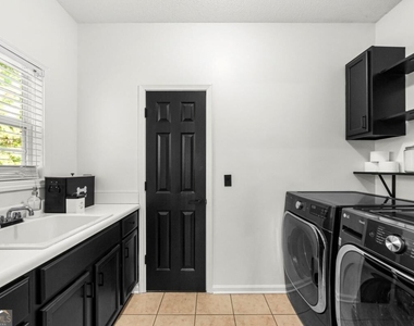 176 Oak Leaf Drive - Photo Thumbnail 9