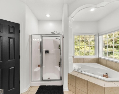 176 Oak Leaf Drive - Photo Thumbnail 14