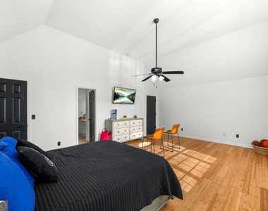 176 Oak Leaf Drive - Photo Thumbnail 20