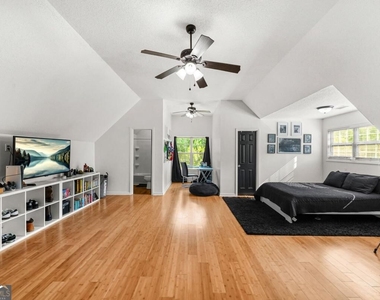 176 Oak Leaf Drive - Photo Thumbnail 19