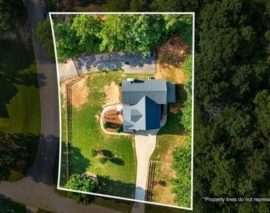 176 Oak Leaf Drive - Photo Thumbnail 30