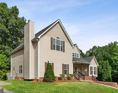 176 Oak Leaf Drive - Photo Thumbnail 1
