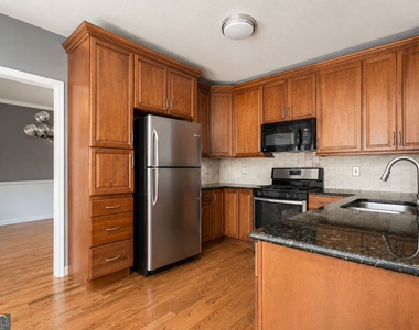 105 Celia Court - Photo Thumbnail 3