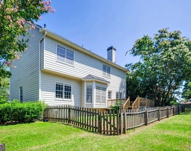 105 Celia Court - Photo Thumbnail 12
