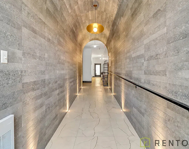 61 Montrose Avenue #5A - Photo Thumbnail 5