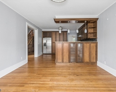 81 Main St - Photo Thumbnail 6