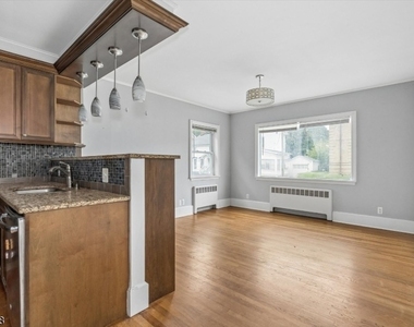 81 Main St - Photo Thumbnail 3