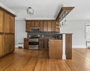 81 Main St - Photo Thumbnail 7