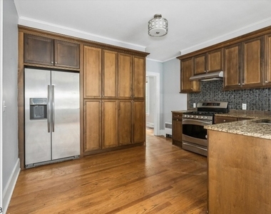 81 Main St - Photo Thumbnail 8