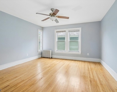 81 Main St - Photo Thumbnail 18