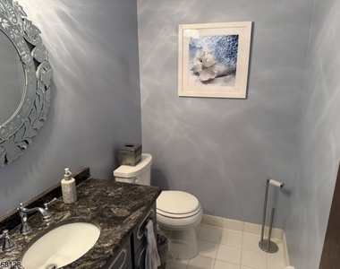 7 Glendale Ln - Photo Thumbnail 10