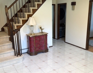 7 Glendale Ln - Photo Thumbnail 5
