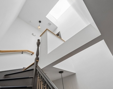 21 Union Pl Unit 3 - Photo Thumbnail 4