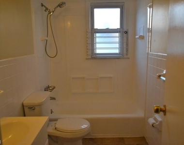 511 Downer St - Photo Thumbnail 4