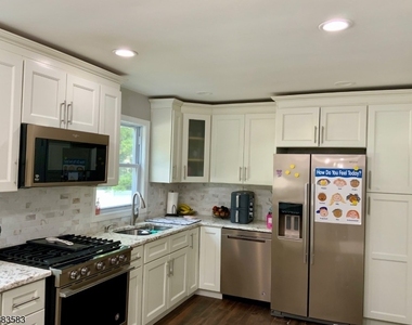 26 Winthrop Rd - Photo Thumbnail 5