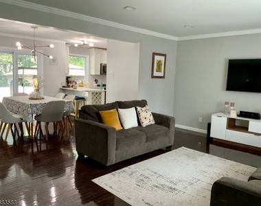 26 Winthrop Rd - Photo Thumbnail 2