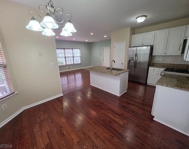 36 Wexford Way - Photo Thumbnail 8